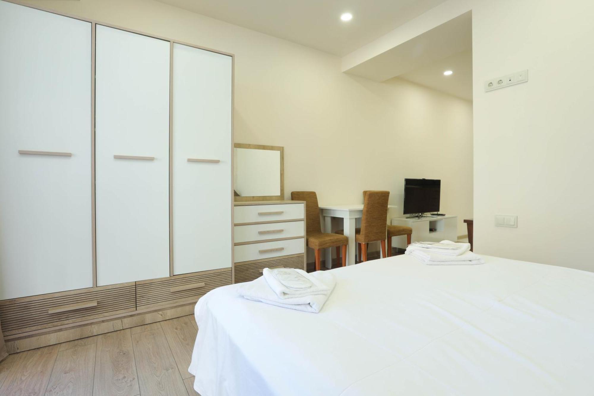 Stay Inn-Apartments On Koghbatsi 16 Yerevan Exterior photo